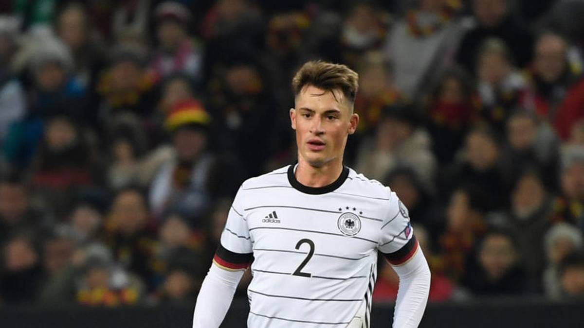 ROBIN KOCH (23): Der Freiburger profitierte zuletzt von vielen Ausfällen und erledigte seine Aufgabe in der Innenverteidigung souverän, auch gegen Weißrussland. "Darüber habe ich mir noch gar keine Gedanken gemacht", antwortete er auf die Frage nach seinen EM-Chancen. Möglich, dass er zur EM-Überraschung wird