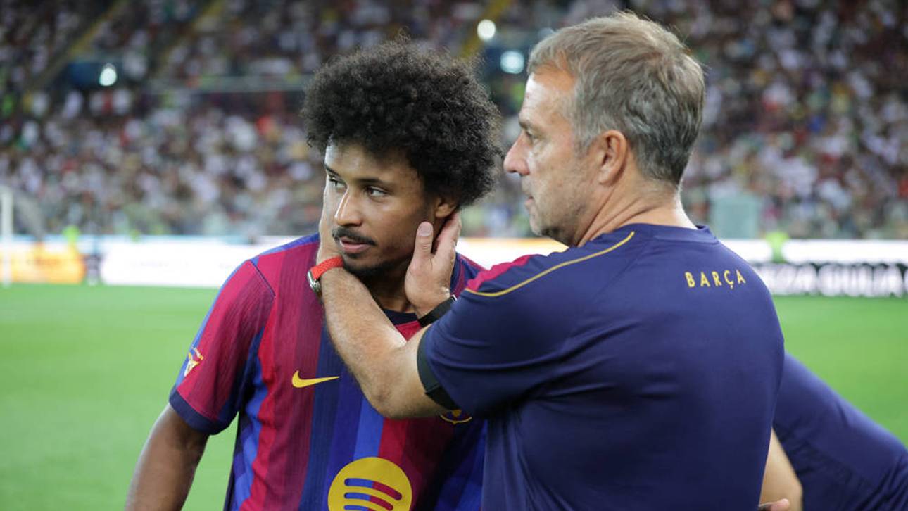 Hansi Flick scheint sehr genau auf seinen Schützling Karim Adeyemi zu achten