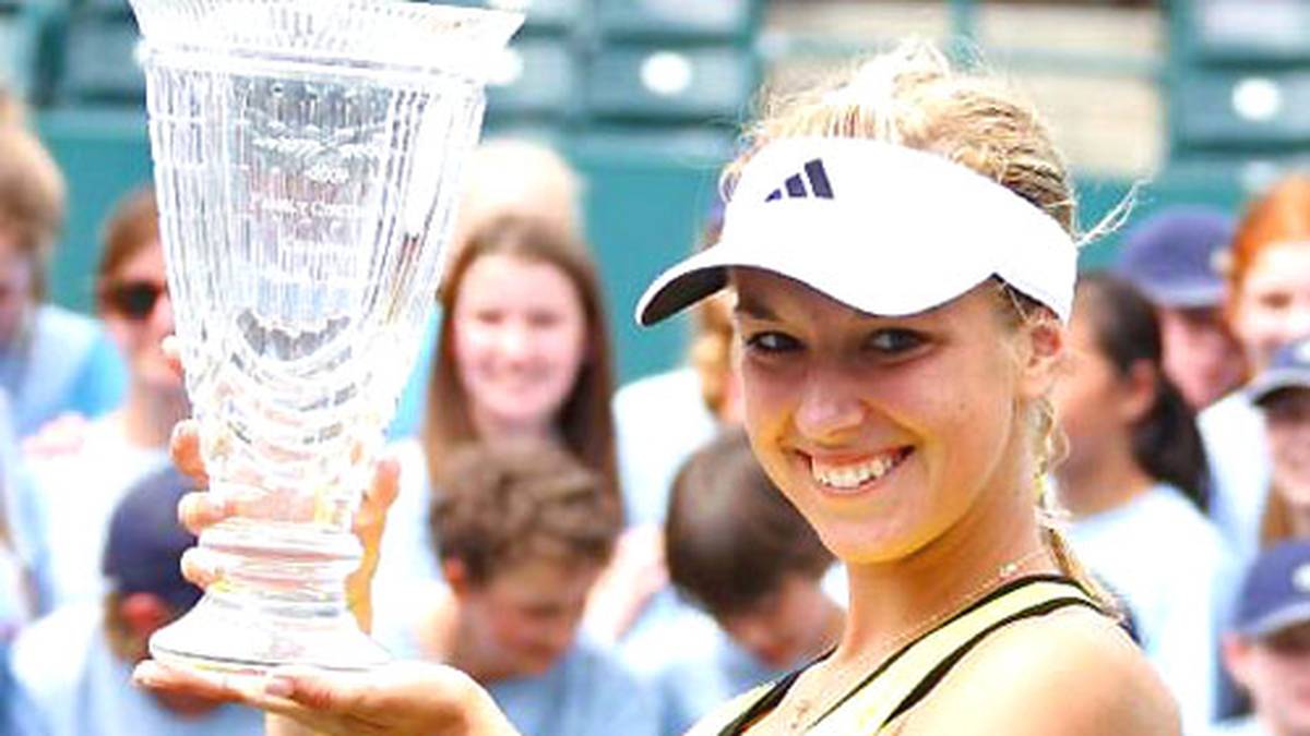 2009 gewinnt die Deutsche zum ersten Mal ein WTA-Turnier. Auf dem Weg besiegt sie neben Caroline Wozniacki auch eine ehemalige Weltranglistenerste...