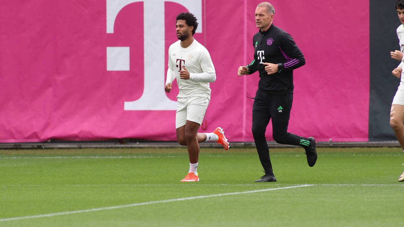 Serge Gnabry (li., hier mit Holger Broich) kämpfte beim FC Bayern zuletzt mit vielen Verletzungen