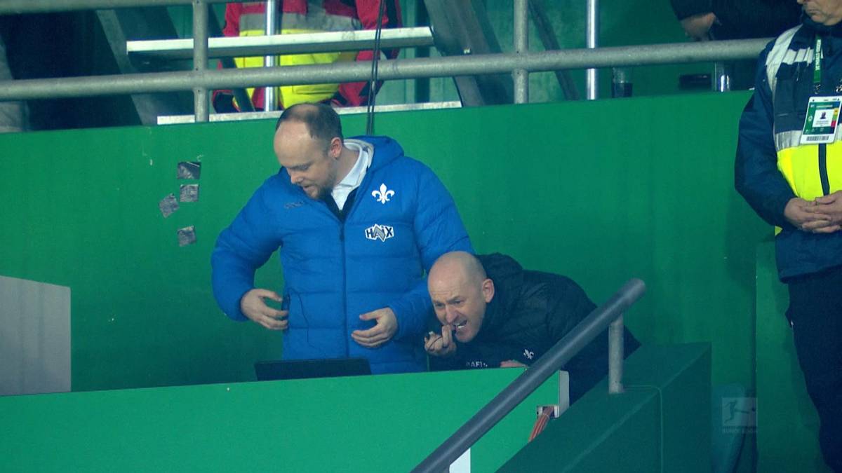 Bundesliga-Coach flippt aus: "Wollen die mich verarschen?!"