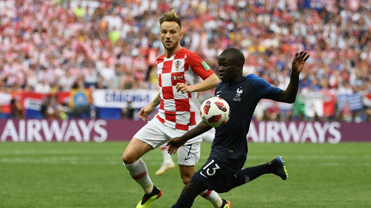N'GOLO KANTE (bis 55. Minute): Nicht so souverän wie sonst, vor allem in den Zweikämpfen ungewohnt schwach. Wurde im Aufbau früh von den Kroaten attackiert. Sah nach 28 Minuten gelb gegen Perisic. Der fällige Freistoss führte zum Gegentor, bei dem er im Zweikampf wieder gegen Perisic den Kürzeren zog. Hatte wenige Aktionen. Für ihn kam nach 55 Minuten Nzonzi. SPORT1-Note: 4,5