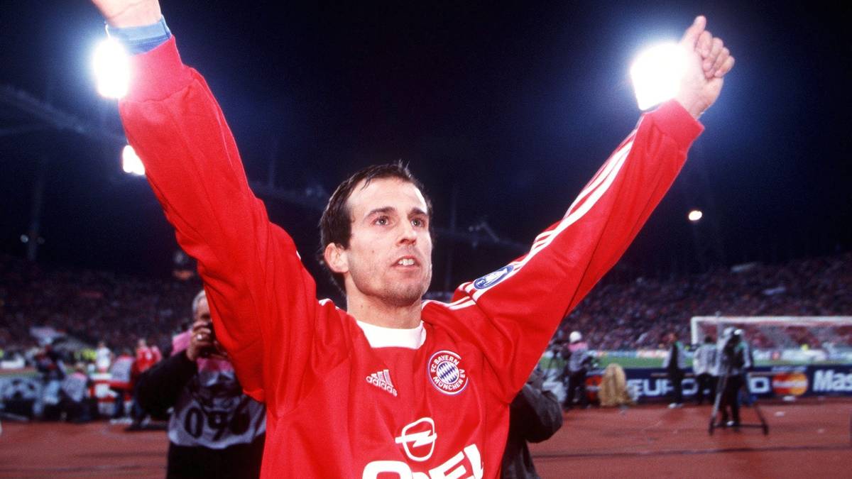 PLATZ 12: MEHMET SCHOLL - Anfangs als Teenie-Schwarm auch etwas belächelt, wurde der Ausnahme-Mittelfeldspieler über die Jahre zur Institution: 87 Tore in 334 Bundesliga-Spielen 1992 bis 2007, CL-Sieger 2001, der erste Bayern-Spieler, der achtmal Meister wurde