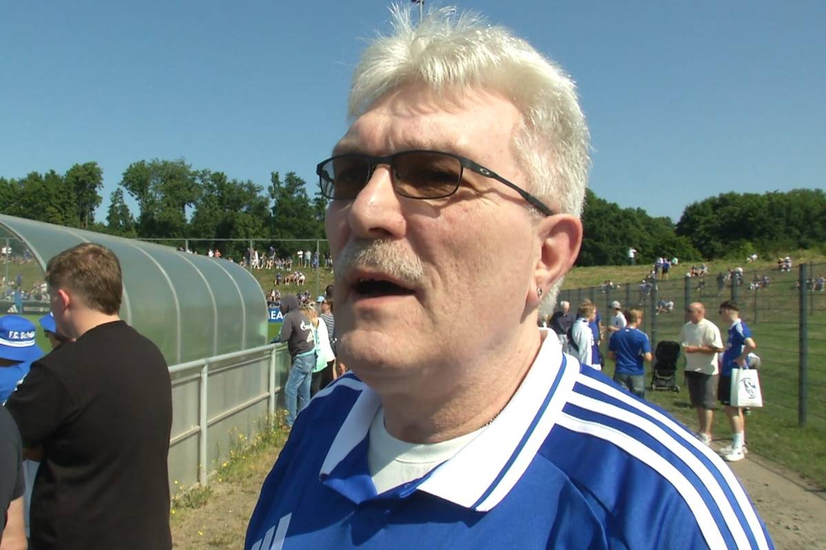 Miron Muslic ist der neue Trainer des FC Schalke 04. Die Fans reagieren vorsichtig optimistisch auf den neuen Übungsleiter.