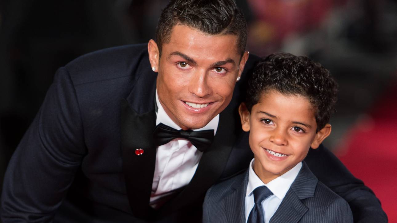 Ronaldos Sohn schläft bei Tor-Gala ein