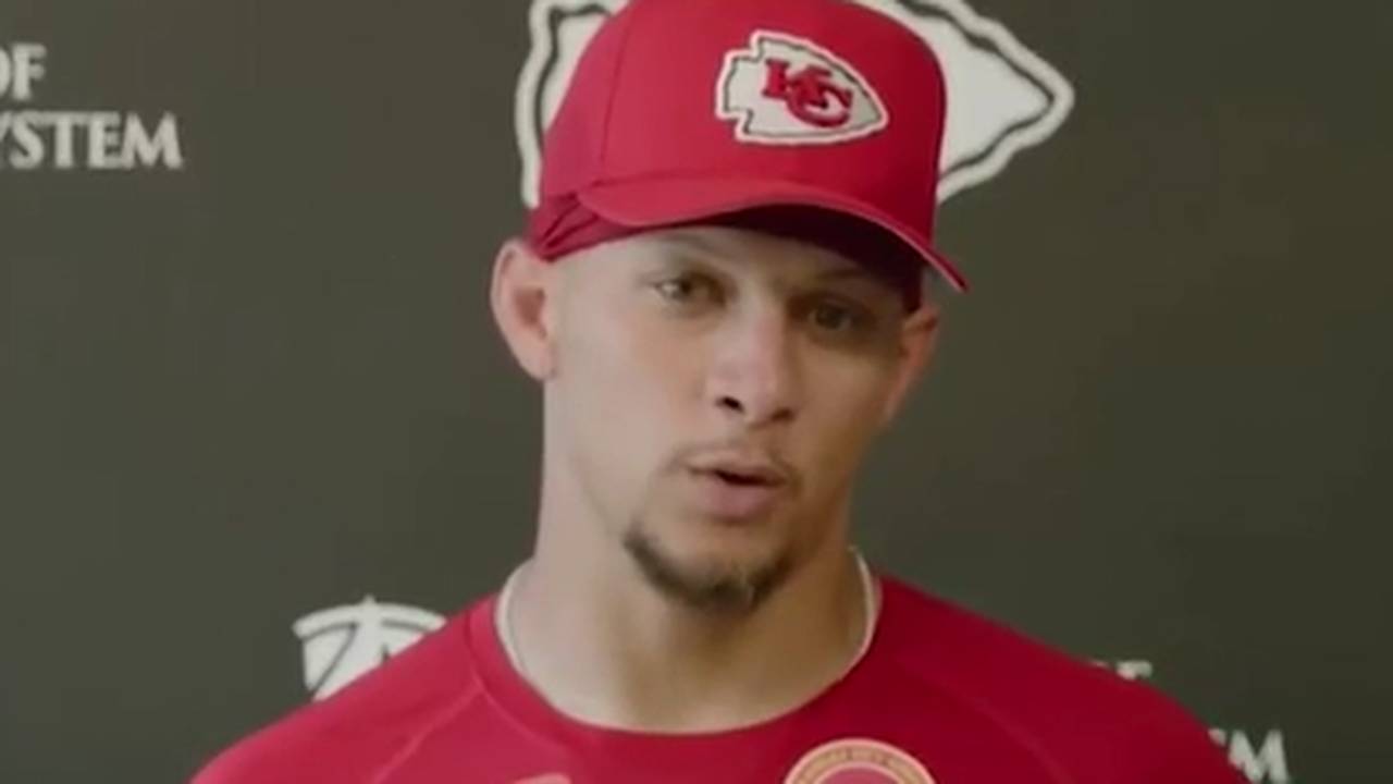 Rücktritt von Kelce? Mahomes zählt auf Chiefs-Star