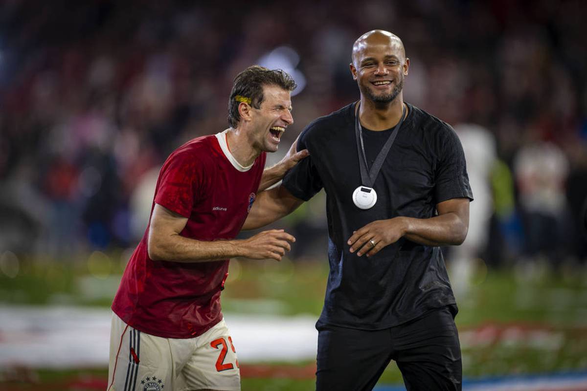 Thomas Müller hat sich nun endgültig vom FC Bayern verabschiedet und sein neues Abenteuer in Vancouver begonnen. Beim Rekordmeister blickt man stolz auf die Zeit mit ihm zurück.