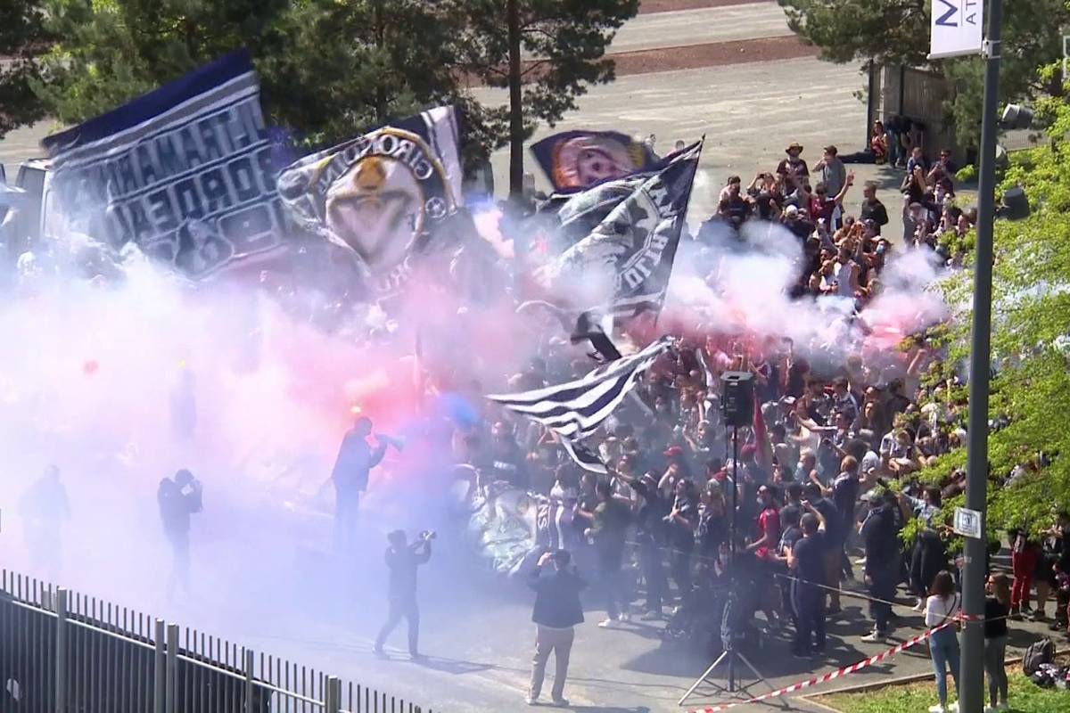 Hunderte Fans feiern vor Stadion: Bordeaux mit Befreiungsschlag im Abstiegskampf