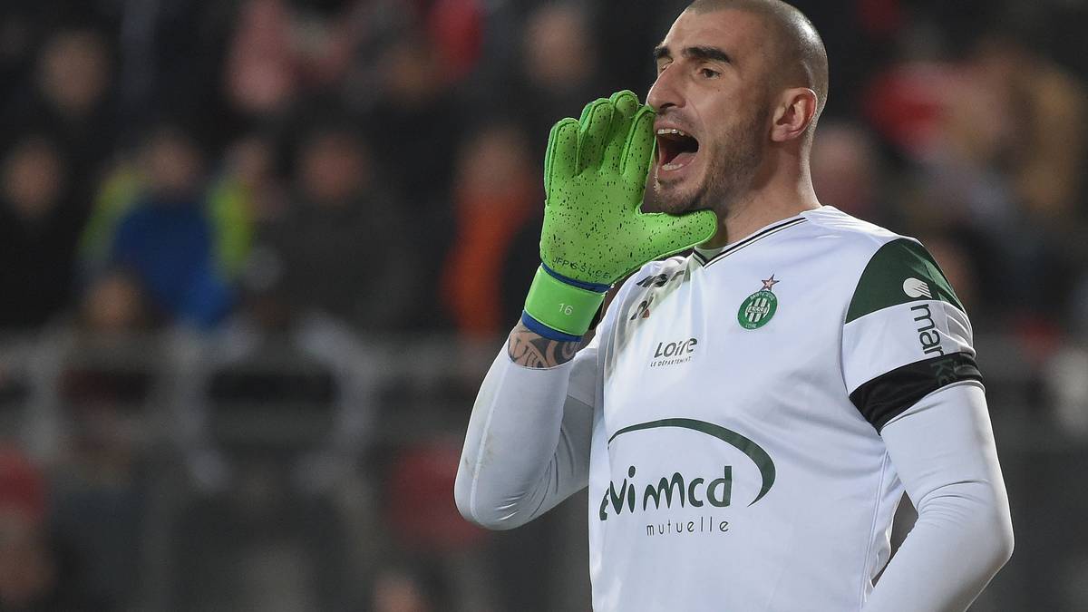 Stéphane Ruffier (AS Saint-Étienne): Gehörte bis 2011 zum Kader von AS Monaco, wechselte aber nach der Verpflichtung von Daniel Subasic zum späteren Ligakonkurrenten AS Saint-Etienne
