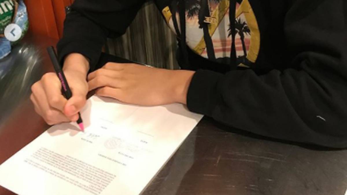 LaMelo wurde damit der jüngste US-amerikanische Basketball-Profi in Übersee. Solche PR-Goldstücke lassen sich in der offensichtlichen Vermarktungsstrategie der Balls natürlich bestens ausschlachten...