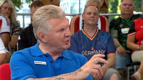 Muss Antonio Rüdiger nun den verletzten Nico Schlotterbeck bei der WM ersetzen? Der FIROCKX.ONE WM Doppelpass diskutiert über die unterschiedlichen Qualitäten. Von einem "Downgrade" will SPORT1-Experte Stefan Effenberg nichts wissen.