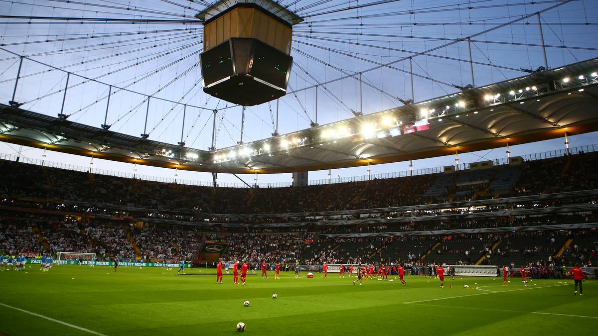 41 Jahre nach der legendären Wasserschlacht von Frankfurt ist das Waldstadion wieder Schauplatz des Duells Deutschland gegen Polen