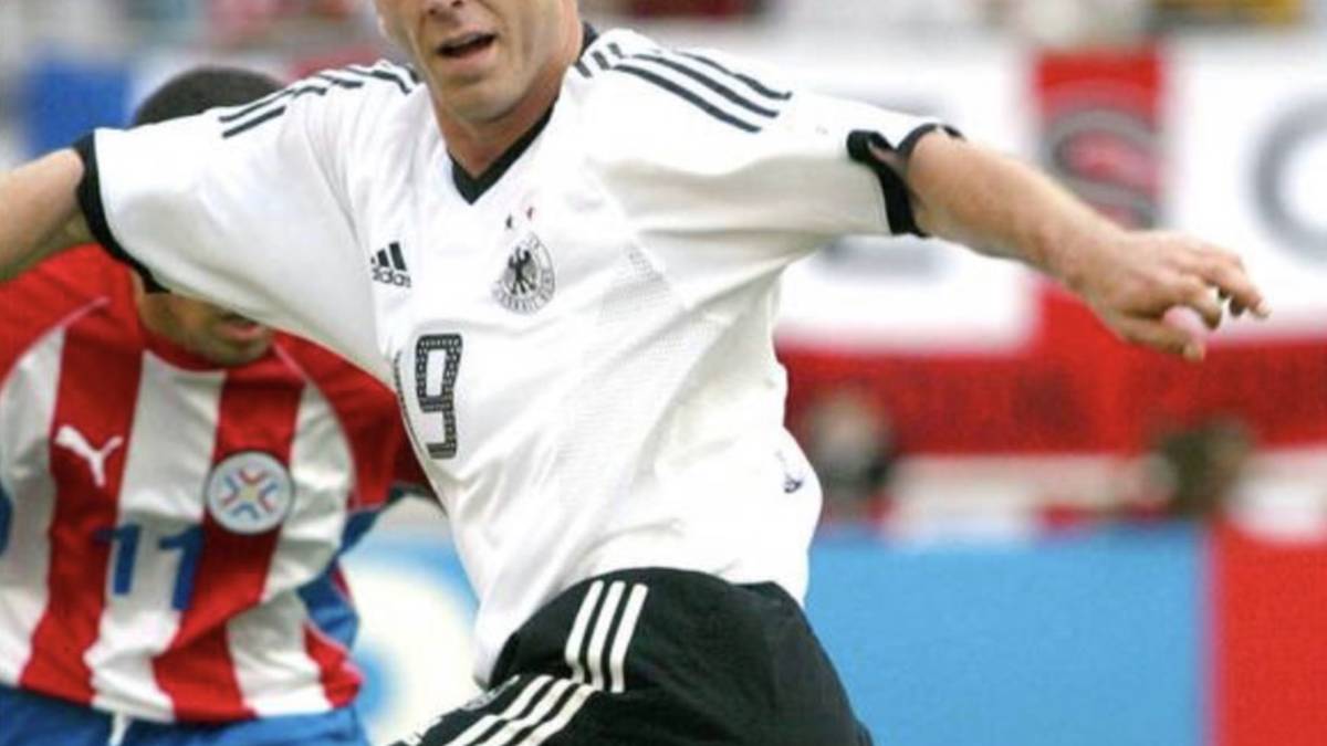Bernd Schneider (Mittelfeld): Die Bayer-Legende war damals mit 28 Jahren Deutschlands bester Akteur. Er bereitete das 1:0 perfekt mit seiner Flanke vor. Der „weiße Brasilianer“ lebt heute in Jena.