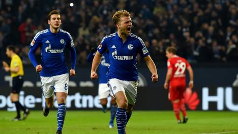 Johannes Geis (v.) erzielt sein erstes Bundesliga-Tor für Schalke 04