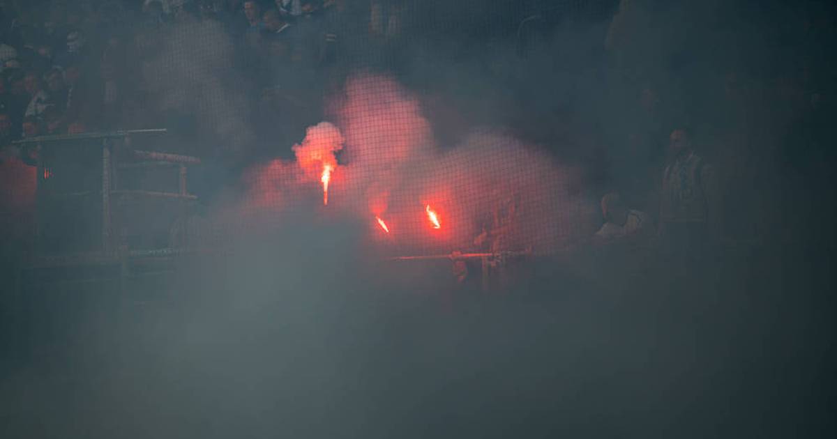 Hässliche Szenen! Pyro-Chaos und Raketen bei Hansa Rostock – SPORT1