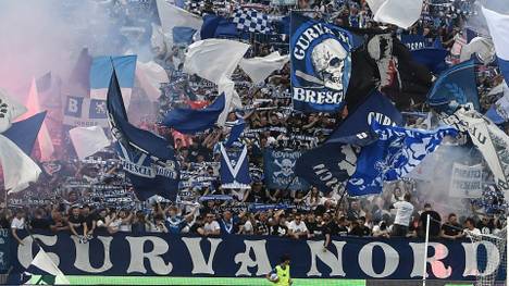 Brescia-Fans stürmten den Platz