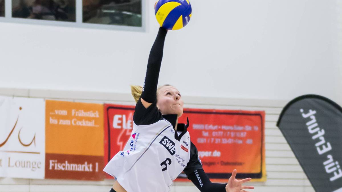 ANTONIA STAUTZ (Außenangriff, SC Potsdam): Die 23-jährige Außenangreiferin spielte sechs Jahre in Erfurt (siehe Bild) und avancierte dort zur Hauptangreiferin. Zu dieser Saison zog es sie nach Potsdam, wo sie einen Einjahresvertrag unterschrieb. Damit spielt sie nun an der Seite ihrer guten Freundin Lisa Gründing, mit der sie bereits in Braunschweig glänzte