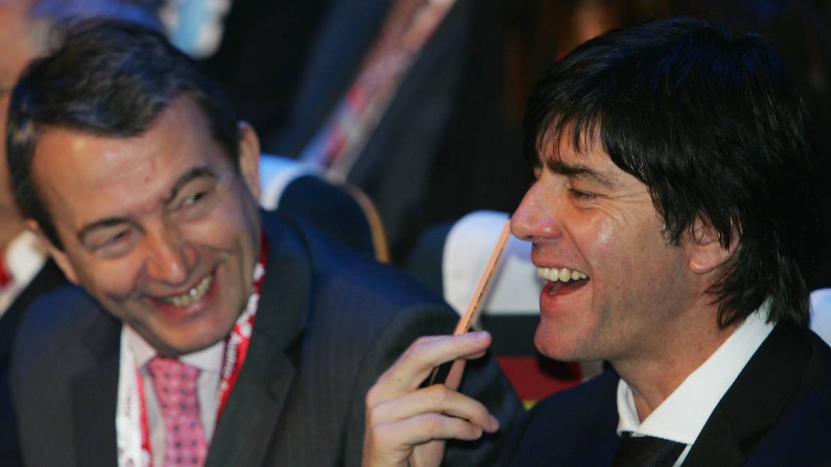 Auf dem DFB-Bundestag im Oktober 2007 wird Niersbach als Nachfolger von Horst R. Schmidt zum neuen Generalsekretär des DFB ernannt und ist damit der höchste hauptamtliche Mitarbeiter des Verbandes 