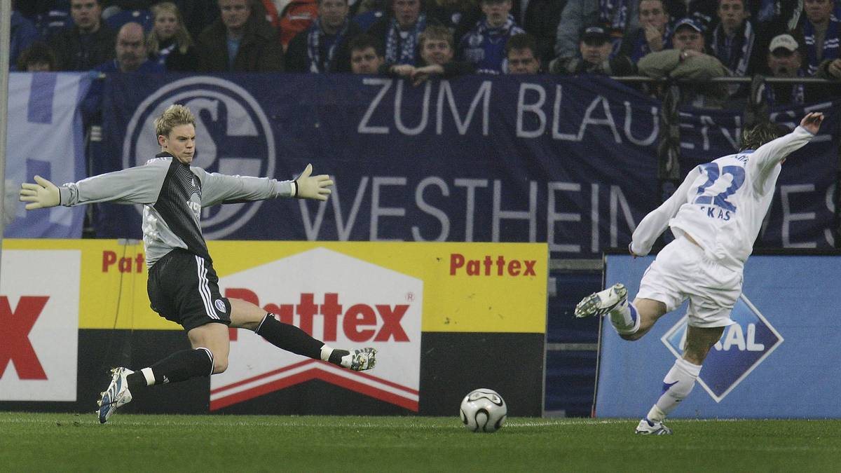 2006/'07 – FRANK ROST / MANUEL NEUER: Sieben Partien durfte Rost noch absolvieren, am zehnten Spieltag wurde er dann endgültig ersetzt. Es schlug die Stunde des erst 20-jährigen Manuel Neuer (Bild). Rost flüchtete im Winter zum HSV