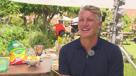 Bastian Schweinsteiger verrät, was er aus seiner Zeit als Fußballer vermisst. Dem FC Bayern traut der Weltmeister erneut eine sehr erfolgreiche Saison zu.