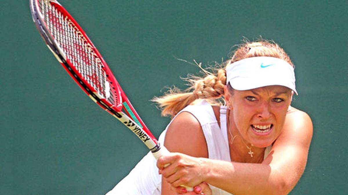 2012 ist wieder ein weniger gutes Jahr für Lisicki. Bei mehreren Auftaktrunden verschiedener Turniere kommt sie nicht über die erste Runde hinaus. In Wimbledon übersteht sie die erste Runde, besiegt die damalige Weltranglistenerste Scharapowa und verliert erst im Viertelfinale gegen Angelique Kerber