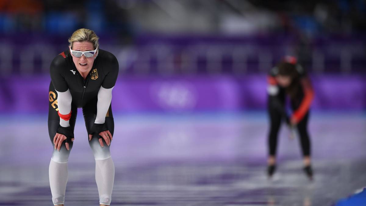 EISSCHNELLLAUF: Claudia Pechstein war die große Eisschnelllauf-Hoffnung, nach ihrem Einbruch über 5000 m sieht es düster aus. Schwer vorstellbar, dass im Gangneung Oval noch die deutsche Flagge gehisst wird - SPORT1-Prognose: keine Medaille