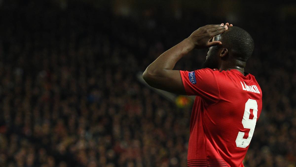 PLATZ 9 - ROMELU LUKAKU: Der Belgier lässt bei Manchester United immer wieder seine Qualitäten aufblitzen. Dann gibt es aber wieder Tage wie gegen Everton, als er mit seinem Team komplett unterging. Zwölf PL-Tore sind zu wenig, an seine reinen Qualitäten kommen aber nur wenige heran. Besonders Lukakus Physis ist beeindruckend