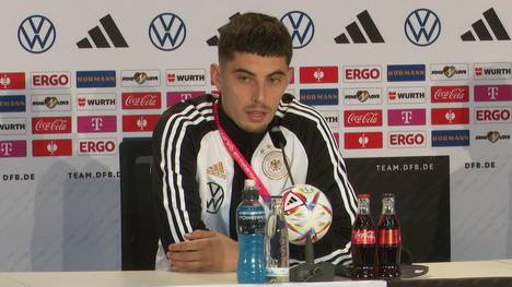 Kai Havertz und Julian Brandt erklären, wie sie sich auf das wichtige Spiel gegen Spanien vorbereiten.