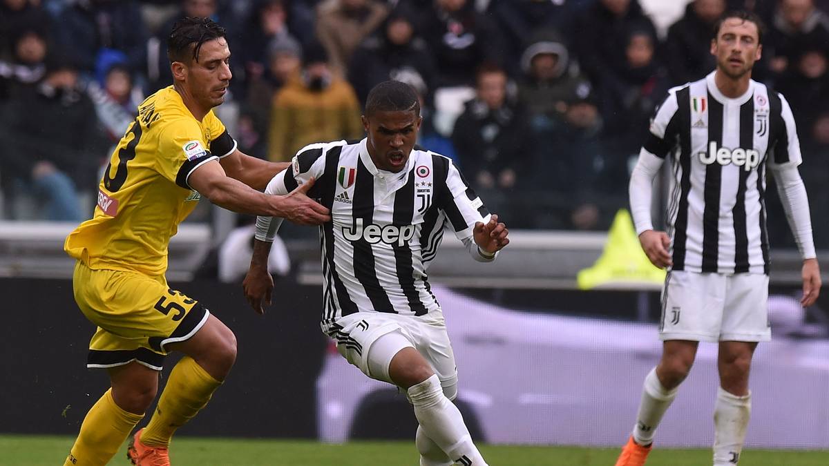 DOUGLAS COSTA ZU JUVENTUS: Der italienische Meister zieht die Kaufoption für den Brasilianer. Der FC Bayern kassiert 40 Millionen Euro für den Flügelspieler