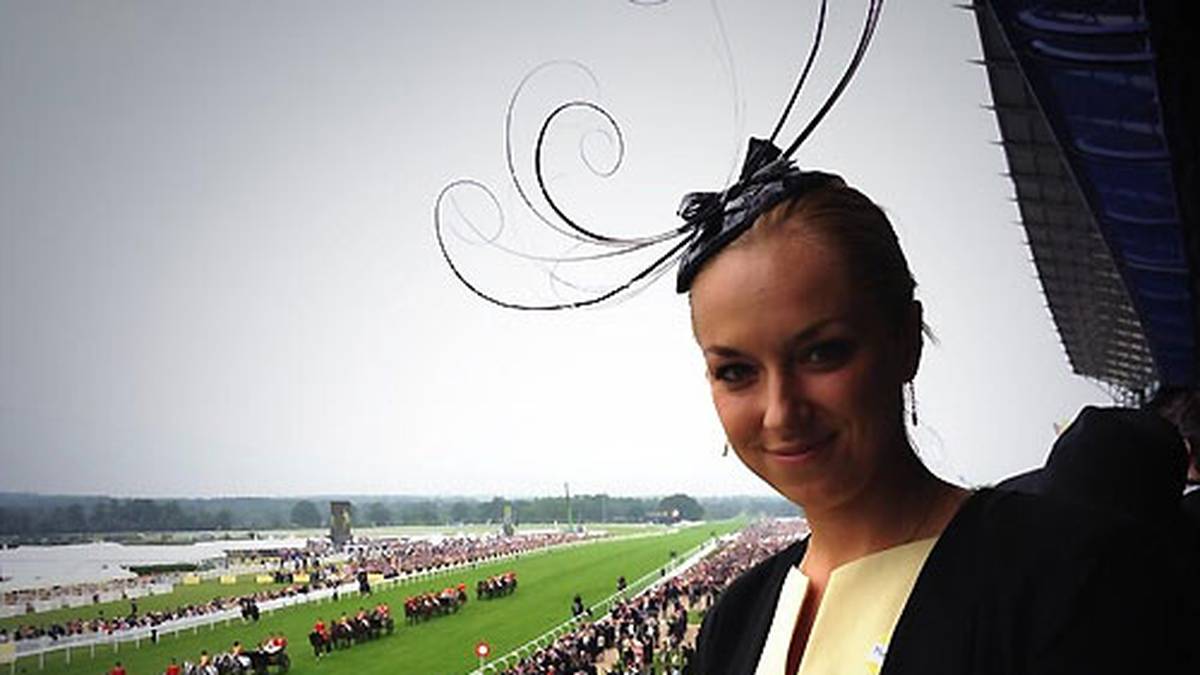 Auch beim Pferderennen in Ascot präsentiert Lisicki sich stilsicher