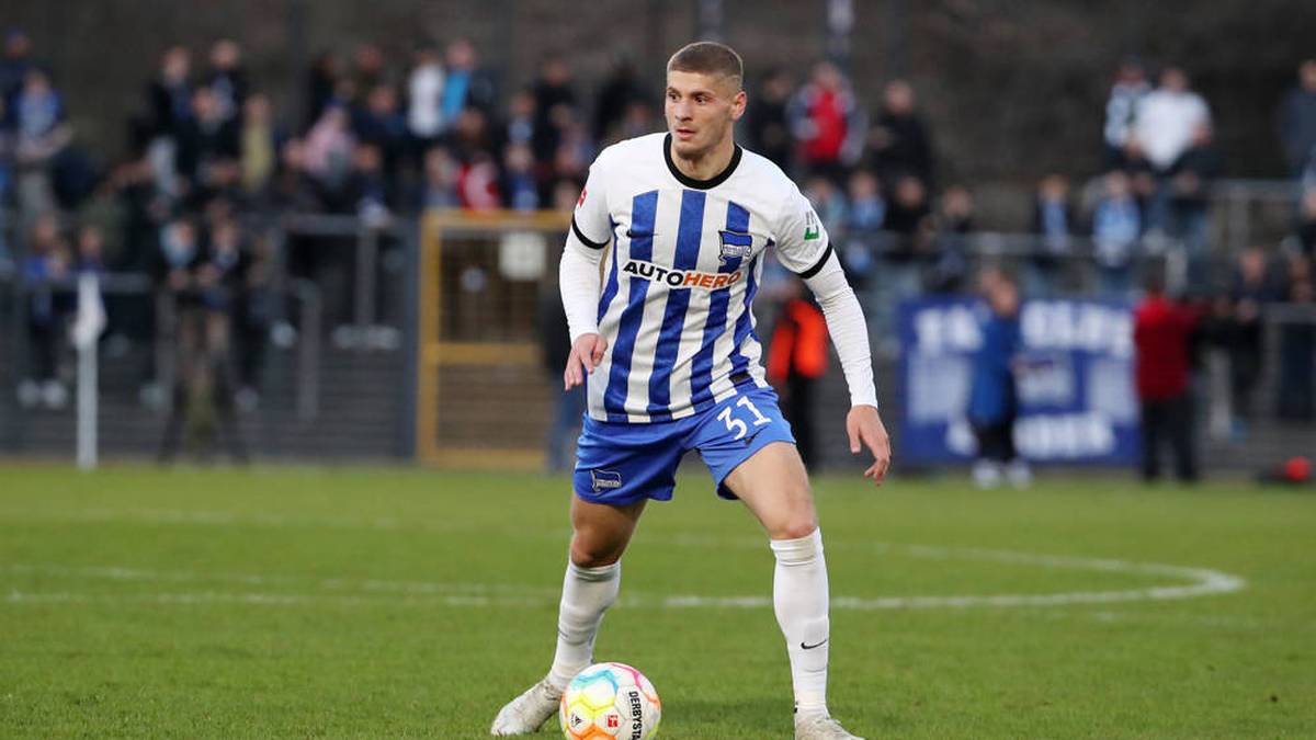 Marton Dardai (Innenverteidiger, 4) ist 21 Jahre alt und spielt bei Hertha BSC. Der Sohn von Hertha-Coach Pal Dardai hat fünf Mal für die U21 gespielt