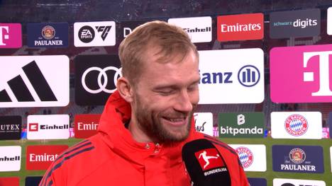 Konrad Laimer analysiert den Sieg des FC Bayern im Freitagsspiel gegen Borussia Mönchengladbach. Die Entstehung von Luis Díaz' Führungstreffer lässt ihn schwärmen, seinen eigenen Treffer kommentiert er so trocken, dass er selbst lachen muss.