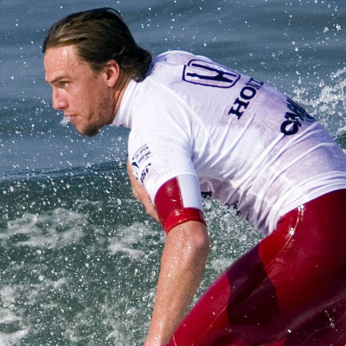 Die Surf-Welt trauert um Chris Davidson, der als Teenager einst die Ikone Kelly Slater ärgerte. Davidson kam infolge einer Kneipenschlägerei ums Leben. Auch der mutmaßliche Täter ist im Sport kein Unbekannter.