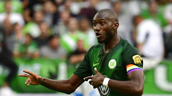 Wolfsburgs Kapitän Josuha Guilavogui hat sich gegen Schalke am Knie verletzt