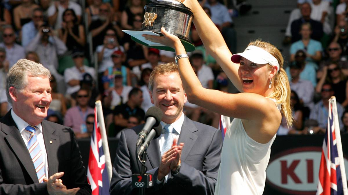 Von ihrer Schulterverletzung völlig genesen läuft Sharapova 2008 wieder zu alter Stärke auf. In Melbourne gewinnt sie bei den Australian Open ihren dritten Grand-Slam-Titel