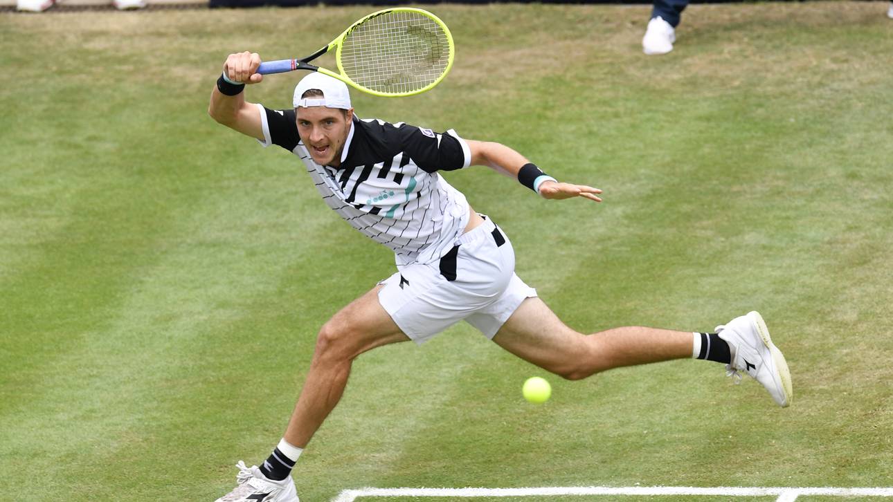 Struff und Federer gewinnen Auftakt