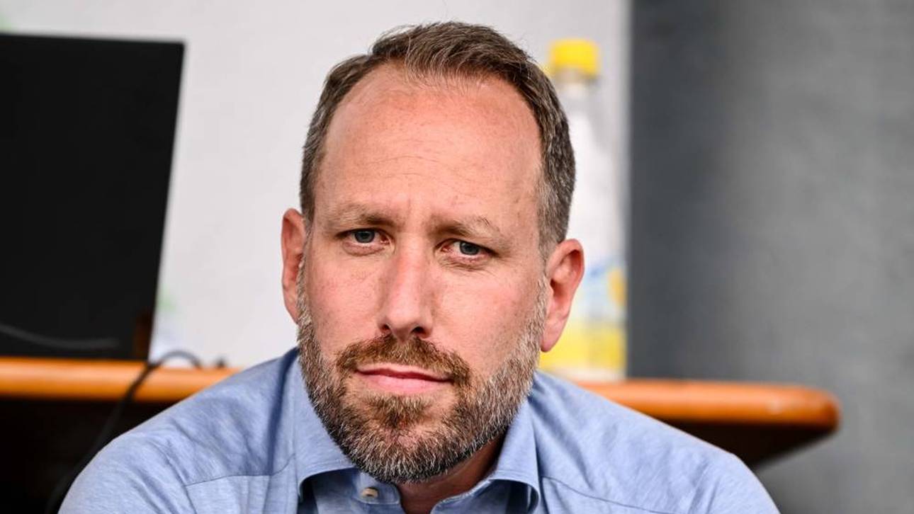 FCA-Geschäftsführer Michael Ströll hat eine klare Meinung zum Transfer-Wahnsinn