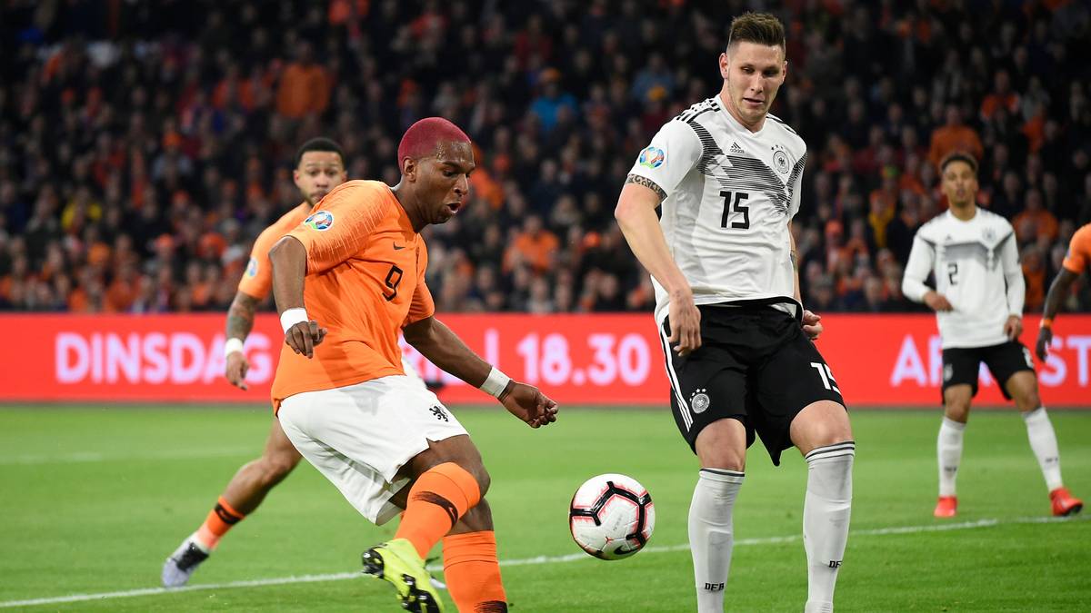 RYAN BABEL (bis 45.): Hatte Schwierigkeiten, sich gegen die robuste DFB-Abwehr zu behaupten. In der 25. und 27. Minute mit zwei Riesenchancen, die er beide verwerten muss. Ansonsten unglücklich, teils nicht engagiert genug in der Rückwärtsbewegung. Dadurch zog der den Zorn des Trainers auf sich, der ihn in der Kabine ließ. SPORT1- Note: 5