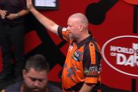 Raymond van Barneveld hat bei den World Series of Darts Finals ein Ausrufezeichen gesetzt. Beim Turnier in seinem Heimatland bezwang der Niederländer Weltmeister Michael Smith.