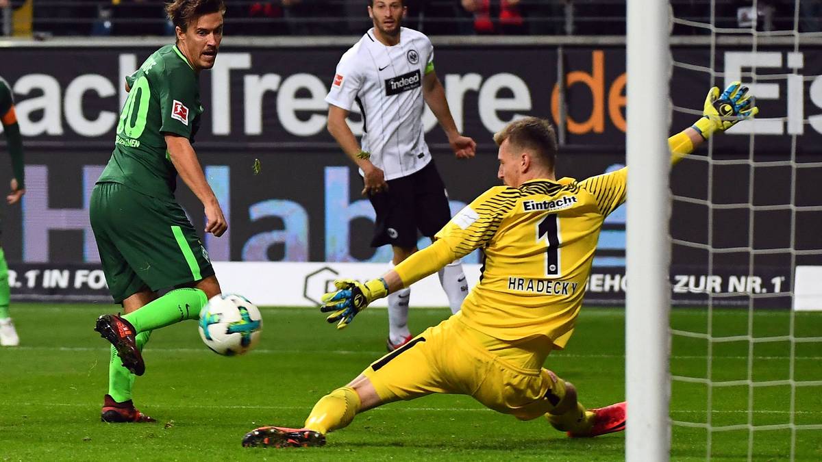 Werder macht weiter Druck - doch Teufelskerl Lukas Hradecky rettet für Frankfurt das Unentschieden mit mehreren spektakulären Paraden in die Pause