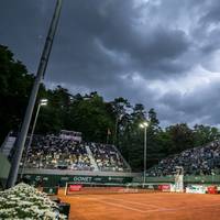 Yannick Hanfmann bezwingt in Genf einen Tennis-Star, obwohl die Partie unterbrochen war. Nun wartet ein weiterer harter Brocken.