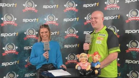 Michael van Gerwen ist nach seinem 3:0-Sieg über Lewy Williams in bester Laune. Auch über das Phrasenschwein lässt er keinen Scherz aus.