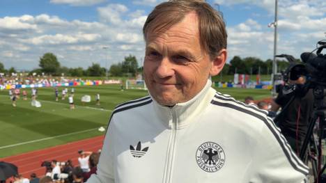 Adidas-CEO, Björn Gulden, spricht über die frühere Kritik an den deutschen EM-Trikots. Außerdem gibt er einen Einblick, wie zufrieden er mit den bisherigen Verkaufszahlen ist.