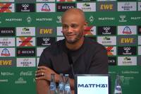 Mit zwei Toren und zwei Vorlagen war Michael Olise der entscheidende Mann für den FC Bayern beim Kantersieg in Bremen. Auf der anschließenden Pressekonferenz lobt Vincent Kompany den Franzosen und bilanziert den bisherigen Bayern-Start des Youngsters. 