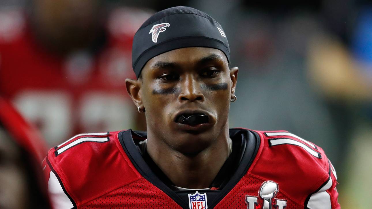 Jones versenkt 150.000-Dollar-Ring