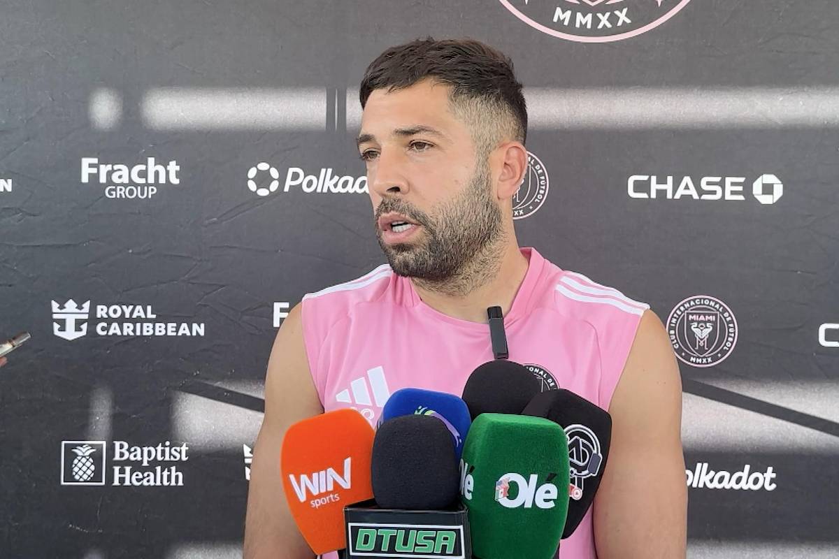 Der FC Barcelona hat das nationale Triple gewonnen. Ex-Barcelona-Star Jordi Alba hat nun die Protagonisten Hansi Flick und Lamine Yamal geadelt