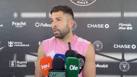 Der FC Barcelona hat das nationale Triple gewonnen. Ex-Barcelona-Star Jordi Alba hat nun die Protagonisten Hansi Flick und Lamine Yamal geadelt