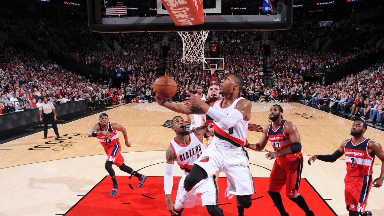 Lillard-Fan isst einen Schuh