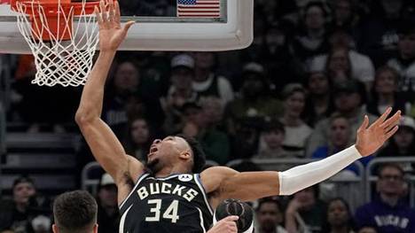 Die Milwaukee Bucks erleben einen denkbar unglücklichen Start in die NBA-Playoffs. Sie unterliegen nicht nur gegen die Miami Heat, sondern verlieren auch ihren wichtigsten Spieler.