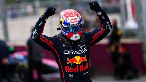 Max Verstappen triumphiert beim Großen Preis von Aserbaidschan in Baku. McLaren erlebt hingegen eine herbe Enttäuschung inklusive eines Crashs des WM-Führenden Oscar Piastri. Bei Ferrari sorgt eine ignorierte Stallorder für Aufsehen. 